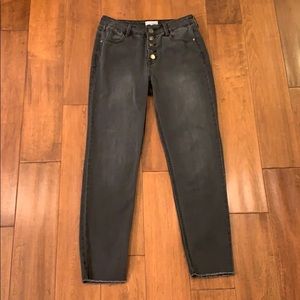 black pants that are comfortable and cute